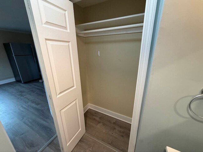 Building Photo - Gorgeous Studio, Second-floor! Apartment in quiet Pittsfield Street