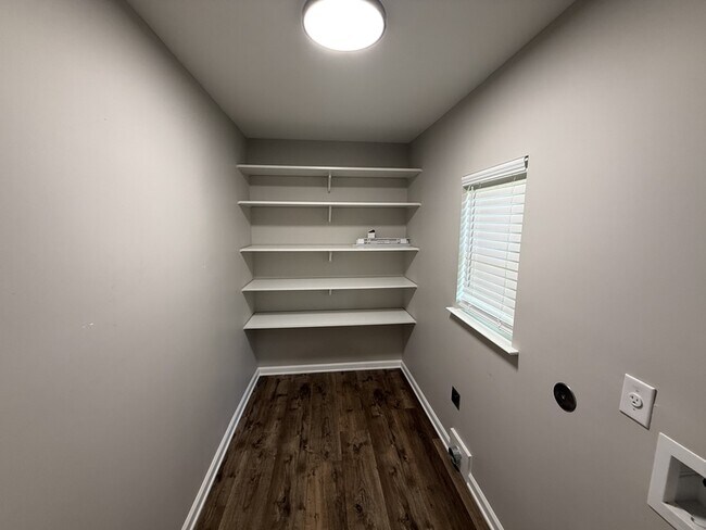 Building Photo - 6970 Raleigh Lagrange Dr