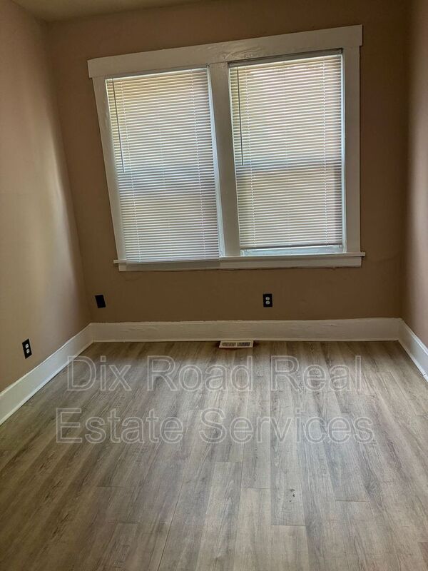 Building Photo - 702 Baltimore St