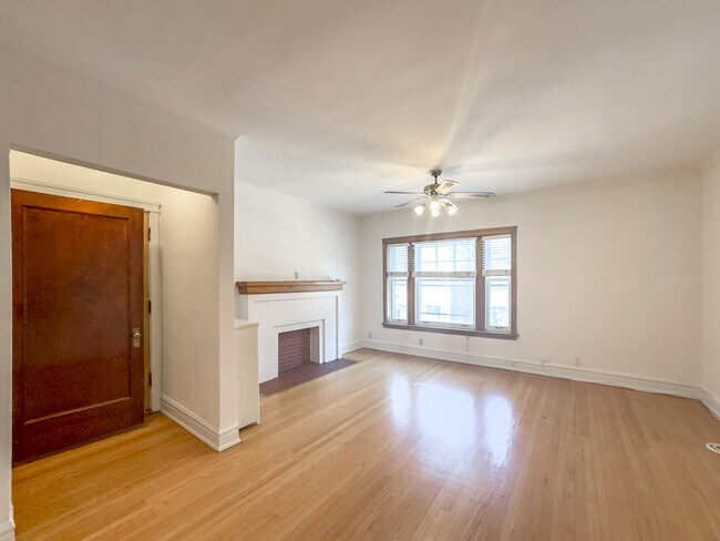 Building Photo - 6300 N Glenwood Ave