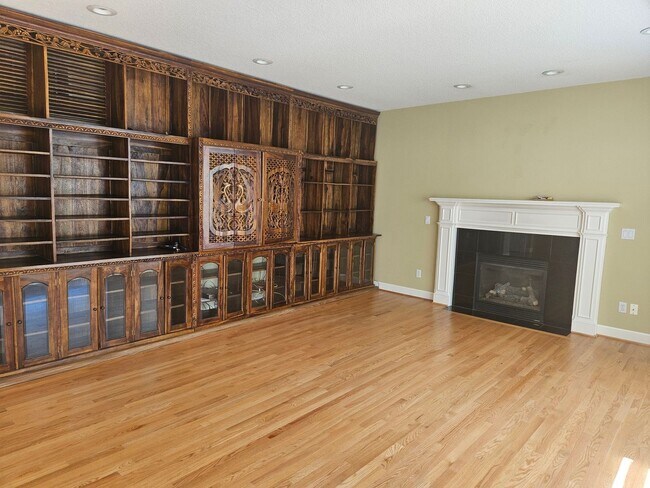 Building Photo - 15532 SE Henderson Way