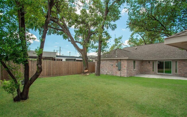 Building Photo - 6810 Northampton Way