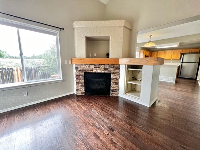 Building Photo - Spacious 4 Bed, 3.5 Bath Home with Finished Basement in South Fort Collins!