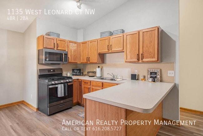 Building Photo - 1135 W Leonard Ct