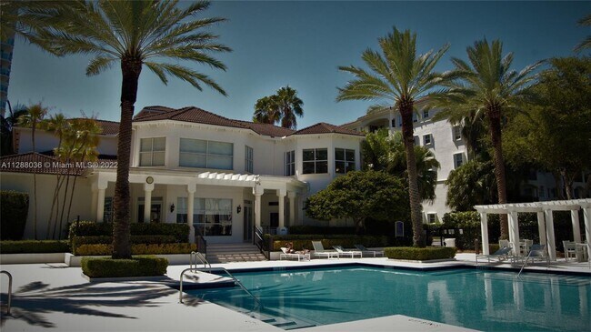 Building Photo - 3155 NE 184th St