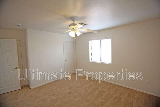 Building Photo - 1505 E Sahuaro Dr