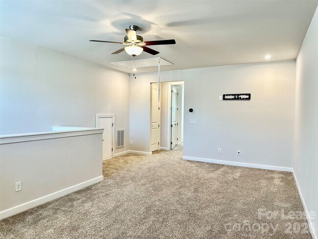 Building Photo - 9650 Liberty Hill Dr