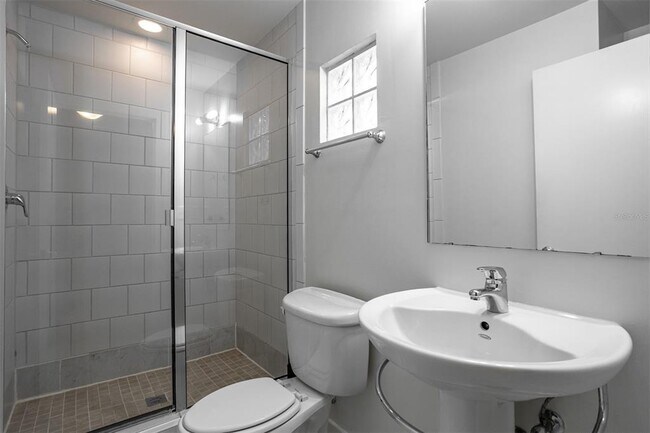 Building Photo - 5008 S MacDill Ave
