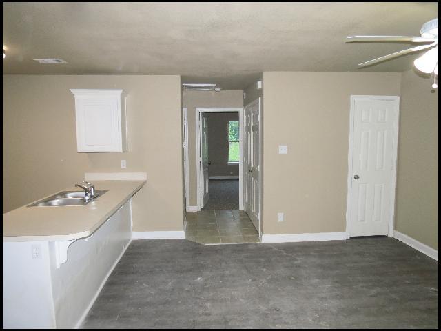 Building Photo - 185 Charles Dr