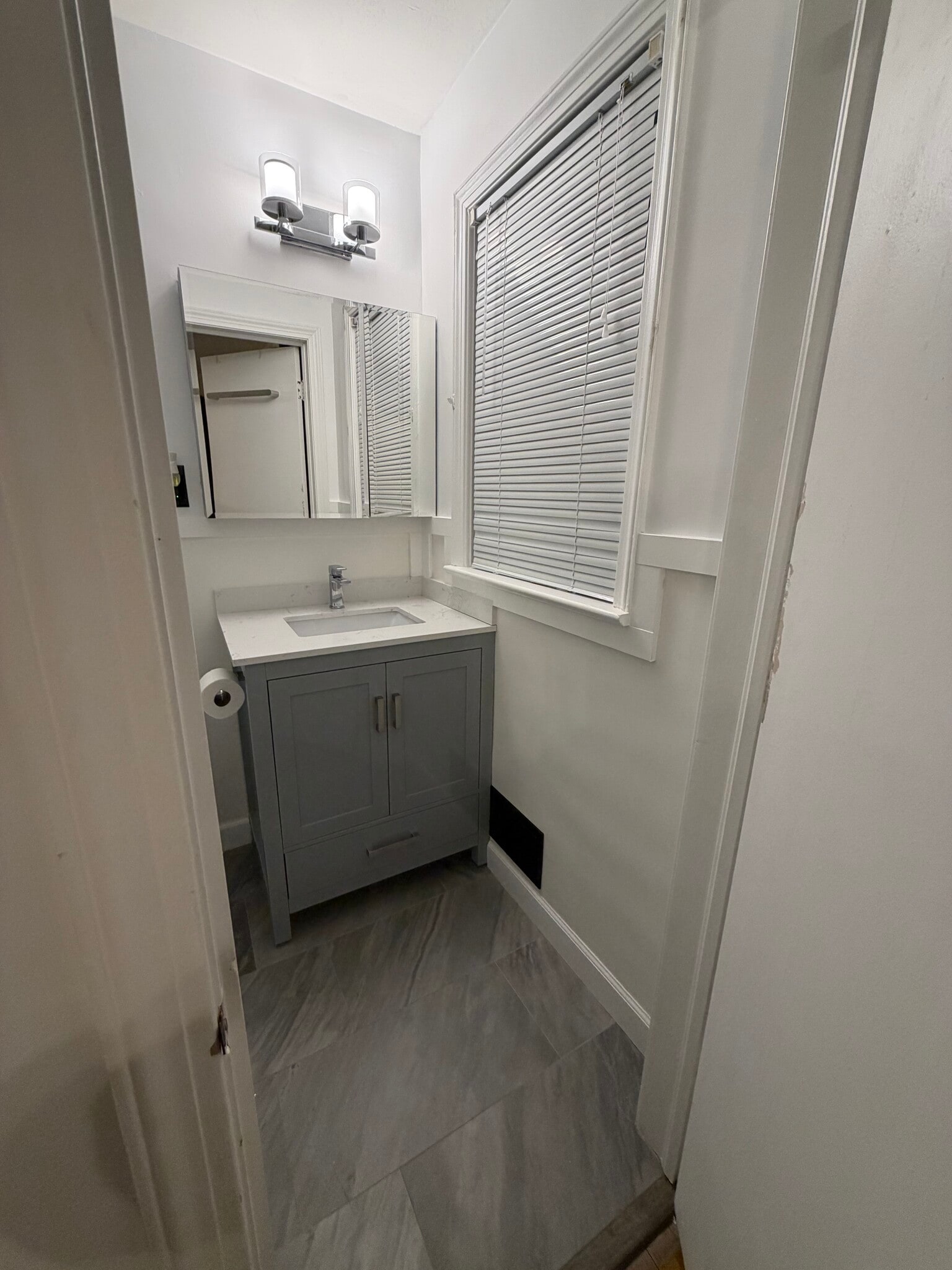 Building Photo - 161 Blades St