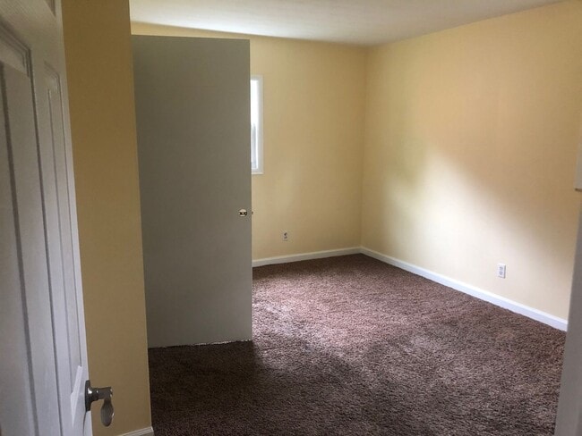 Building Photo - 1207 Maplepark Dr