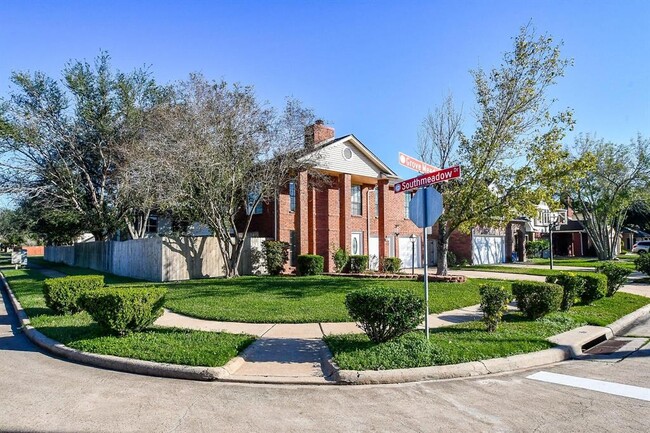 Building Photo - 12311 Grove Meadow Dr