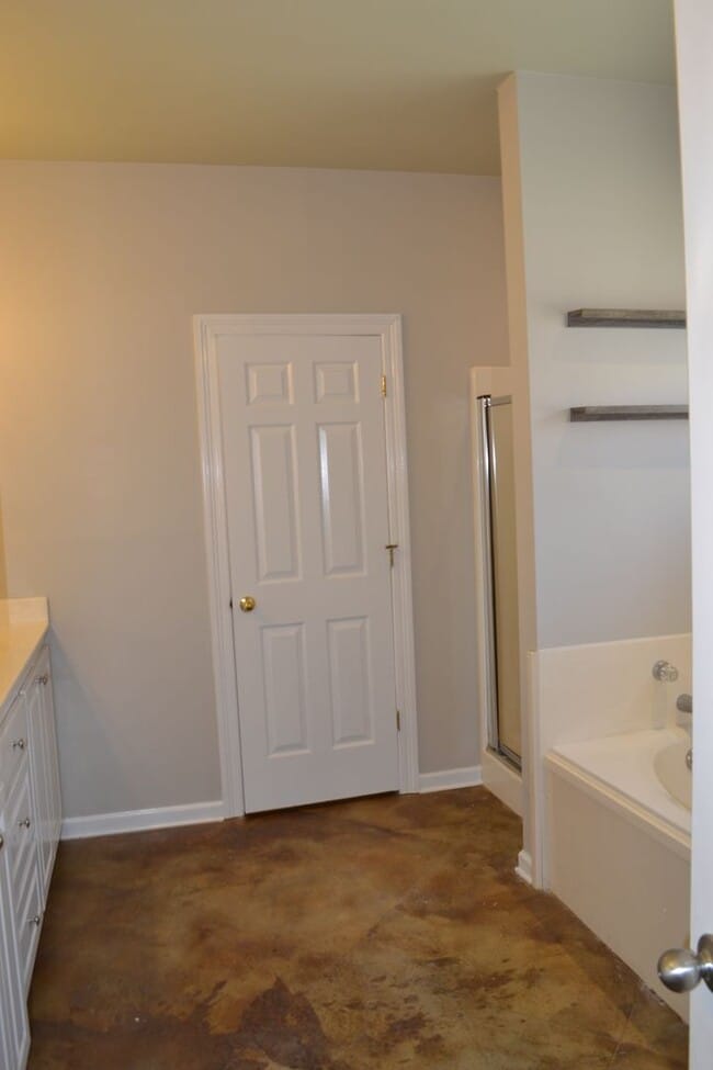 Building Photo - Don't wait This LSU Home will rent fast