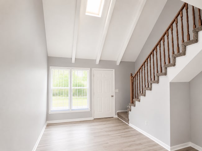 Building Photo - La Chateau Duplexes