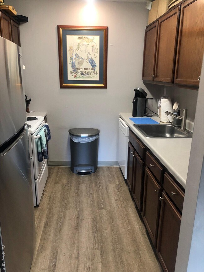 Building Photo - 43 Richmond Blvd