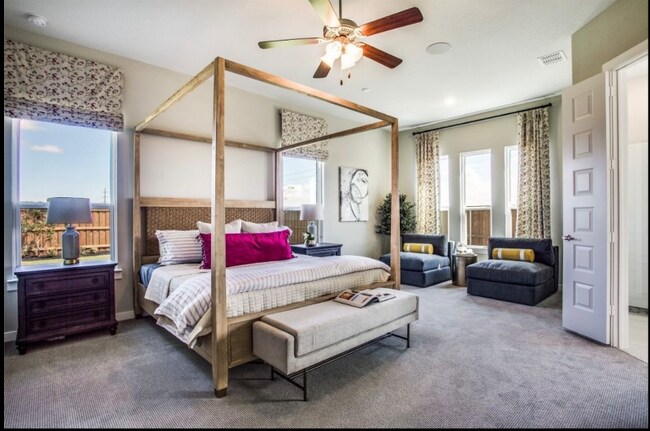 Building Photo - 204 Carmen Oak Ln