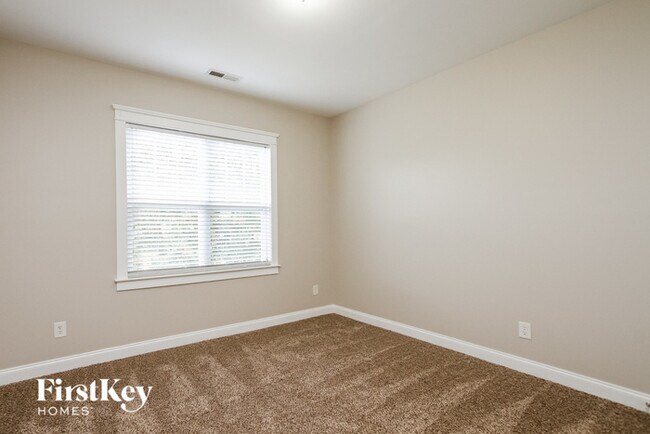 Building Photo - 532 Catawba Ave