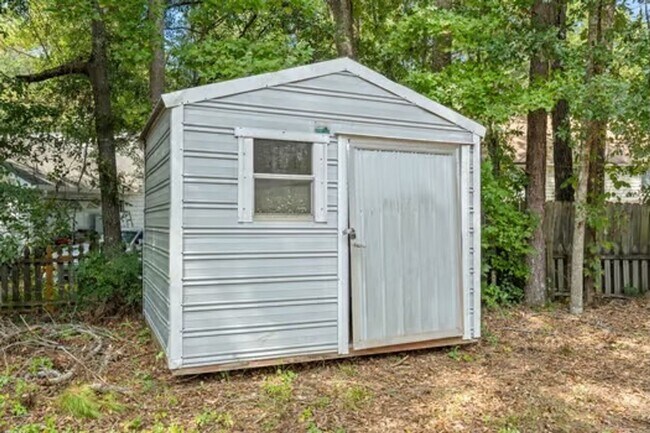 Building Photo - Two story home in Hampton