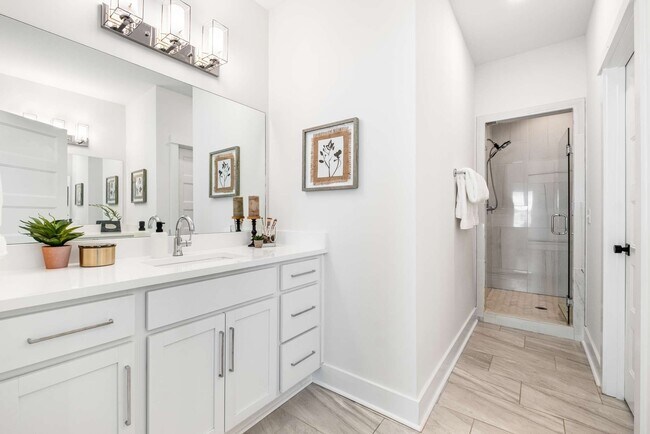 Building Photo - 6121 Neighborly Ave