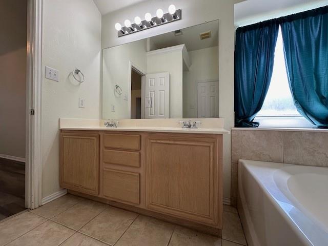 Building Photo - 1826 Lake Travis Dr