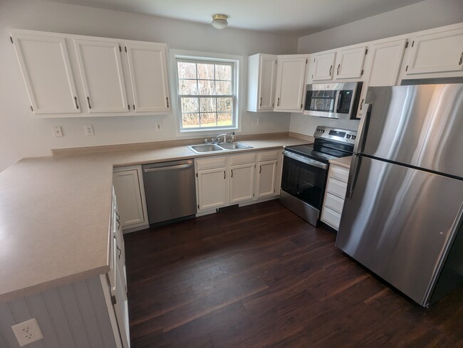 Stainless steel appliances - 44 Albe Dr