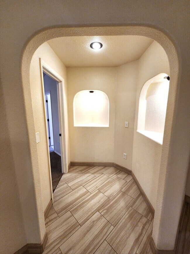 Building Photo - 1535 Vajillo Ln