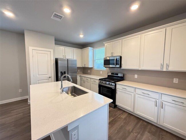 Building Photo - 5214 Lake Chase Dr