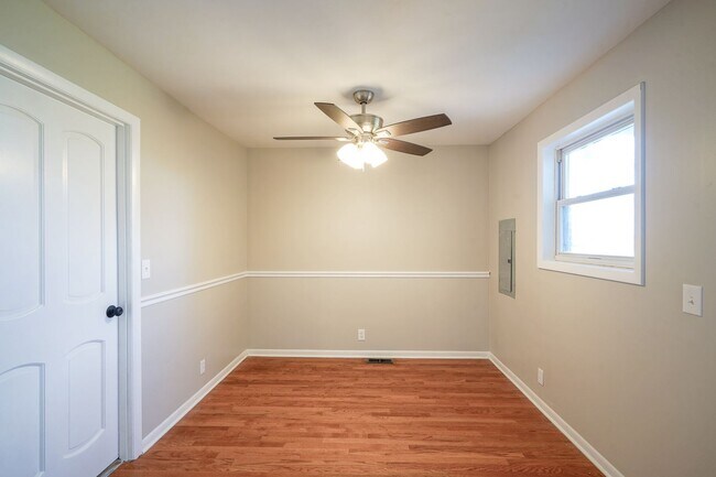 Building Photo - Recently Remodeled 4-Bedroom Home with Modern Upgrades & Spacious Yard in McCordsville