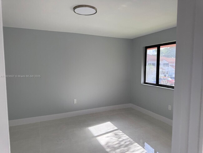 Building Photo - 9700 SW 138th Ave