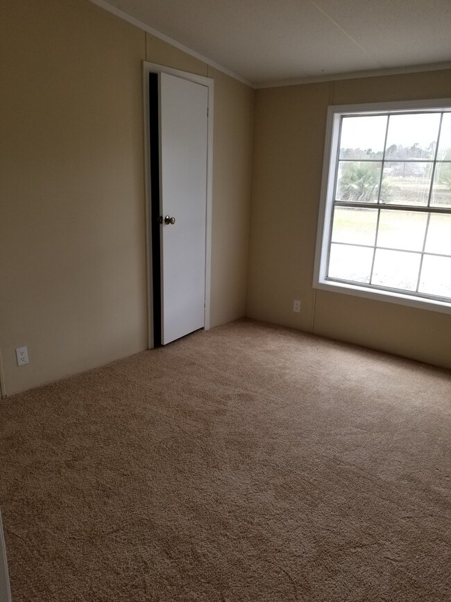Building Photo - 219 Gramercy Ln
