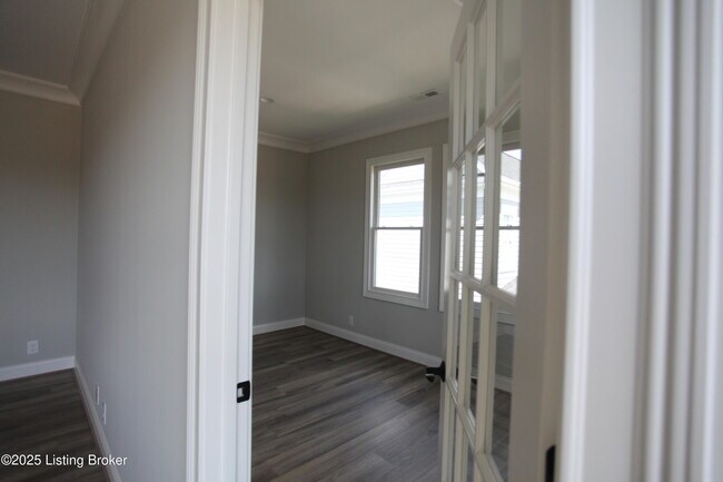 Building Photo - 6133 Shooting Star Dr
