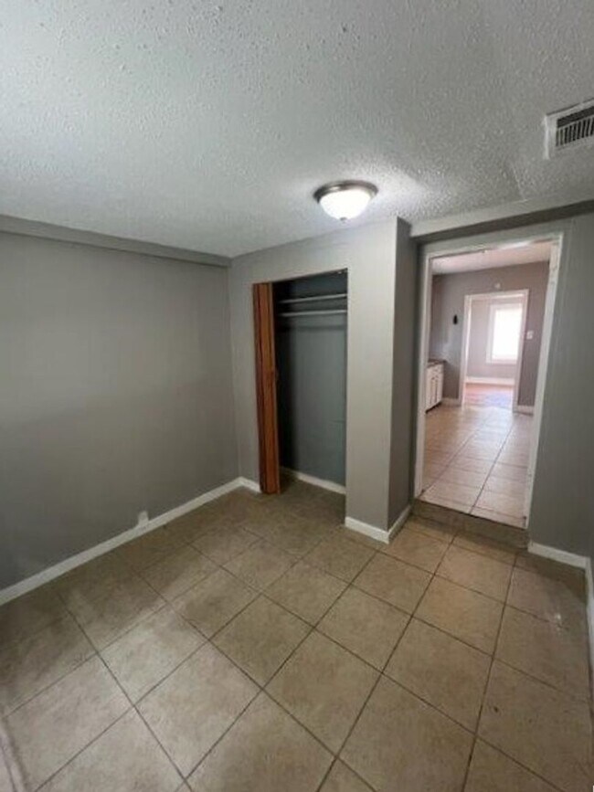 Building Photo - BELOW MARKET RENT!