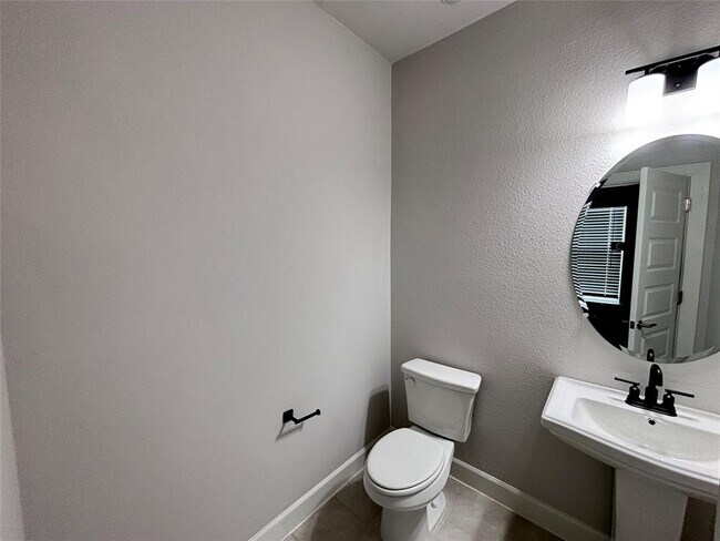 Building Photo - 713 Coppell Ct