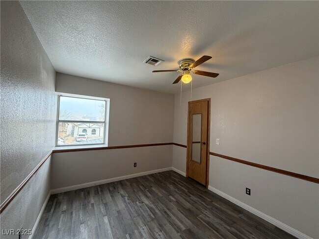 Building Photo - 516 Inness Ave