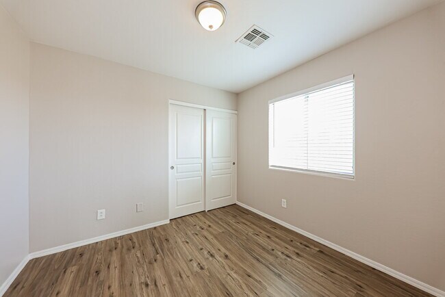 Building Photo - 24236 W Lasso Ln