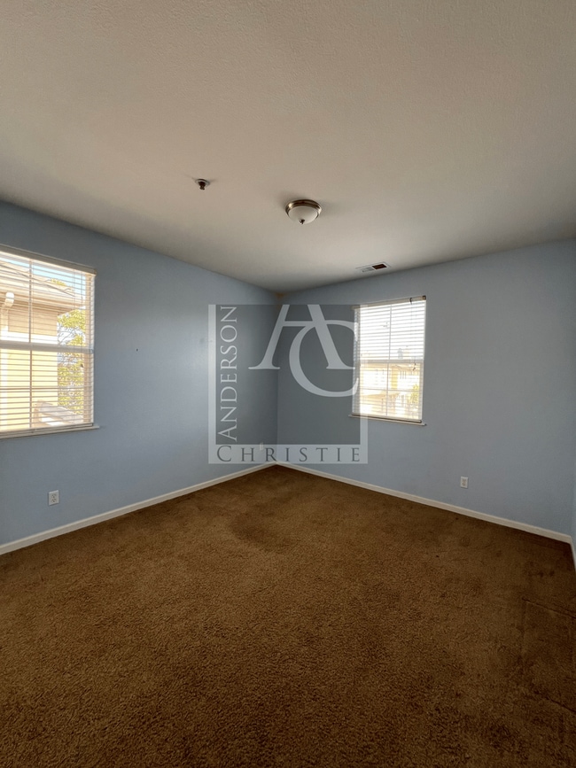 Building Photo - 4br in Bay Breeze Community