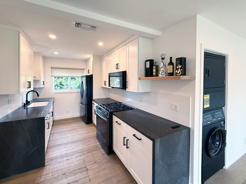 Building Photo - 1756 Franklin St