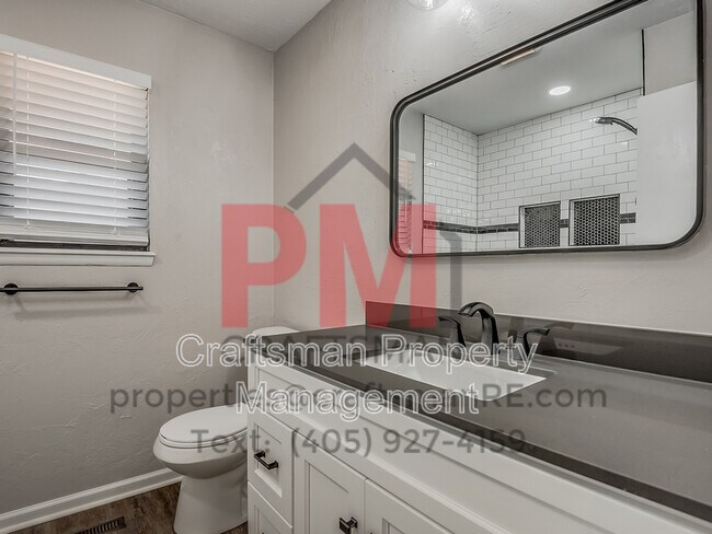 Building Photo - 13601 Pinehurst Rd