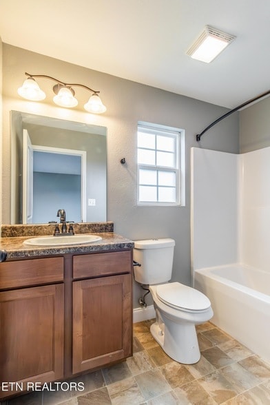 Building Photo - 926 Warrior Hill Dr