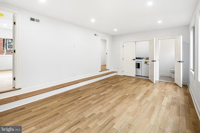 Building Photo - 321 S 3rd St