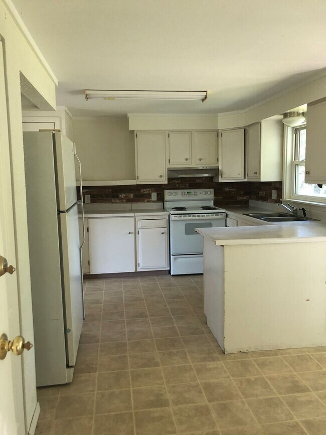 Building Photo - 2824 Country Ln