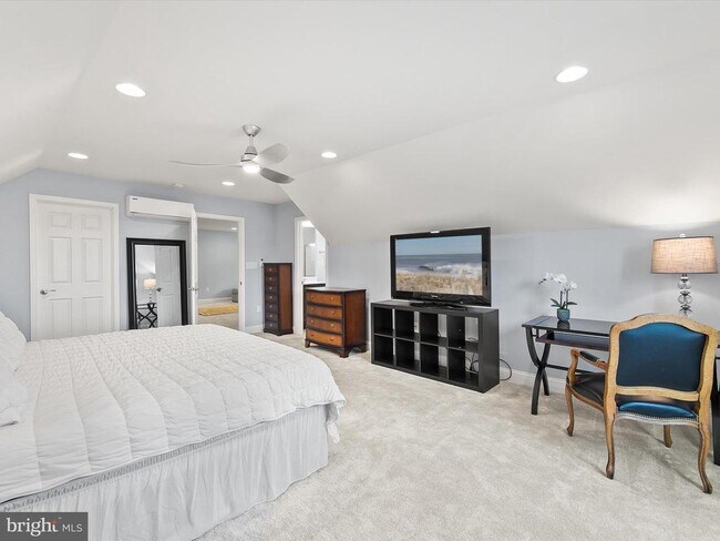 Building Photo - 26300 Tributary Blvd