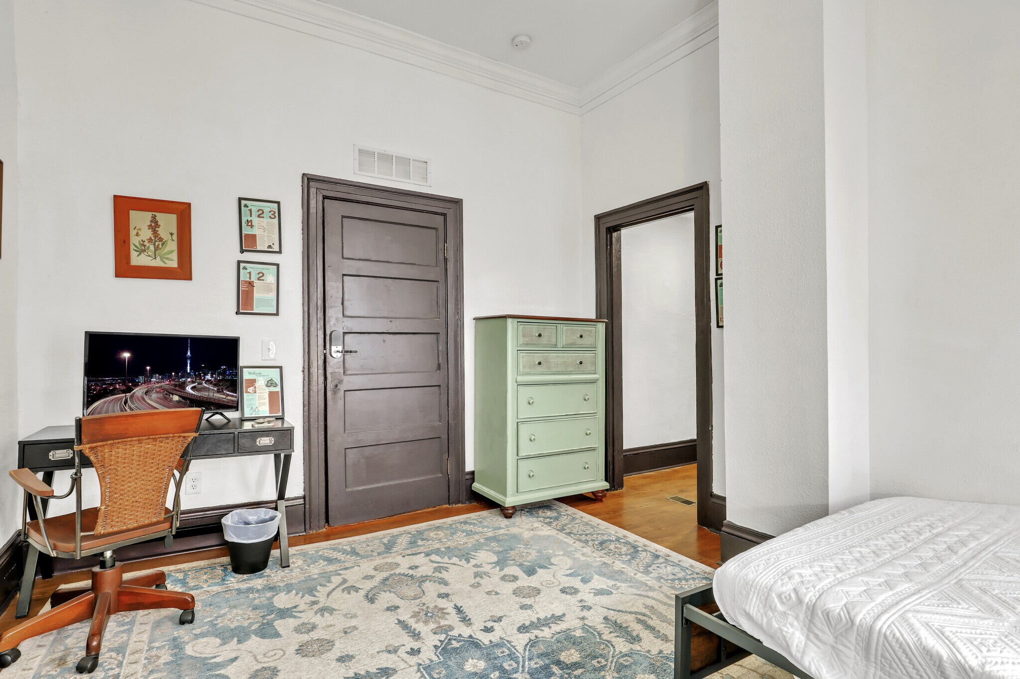 Room 3 Dresser - 51 E 4th St
