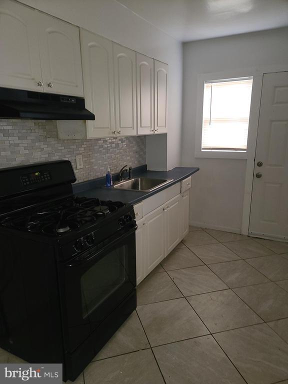 Building Photo - 1403 N Linwood Ave