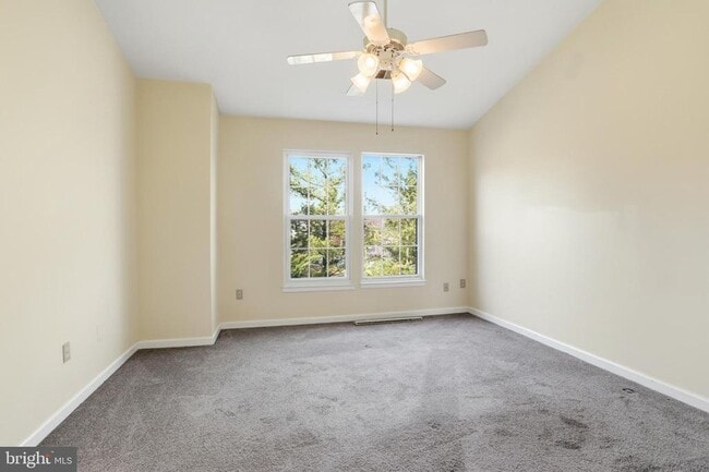 Building Photo - 6203 Abbottsbury Row