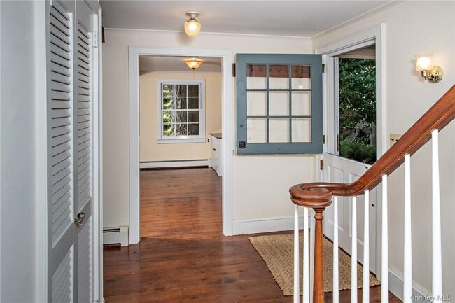 Building Photo - 332 Quaker Hill Rd