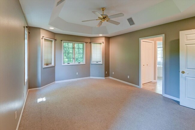 Building Photo - Beautifully updated 4 bedroom home in Southbridge, Waunakee