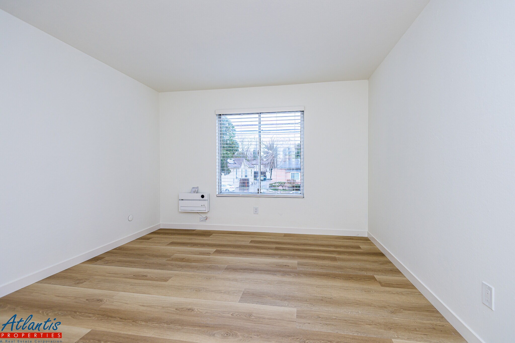 Building Photo - 555 S 10th St