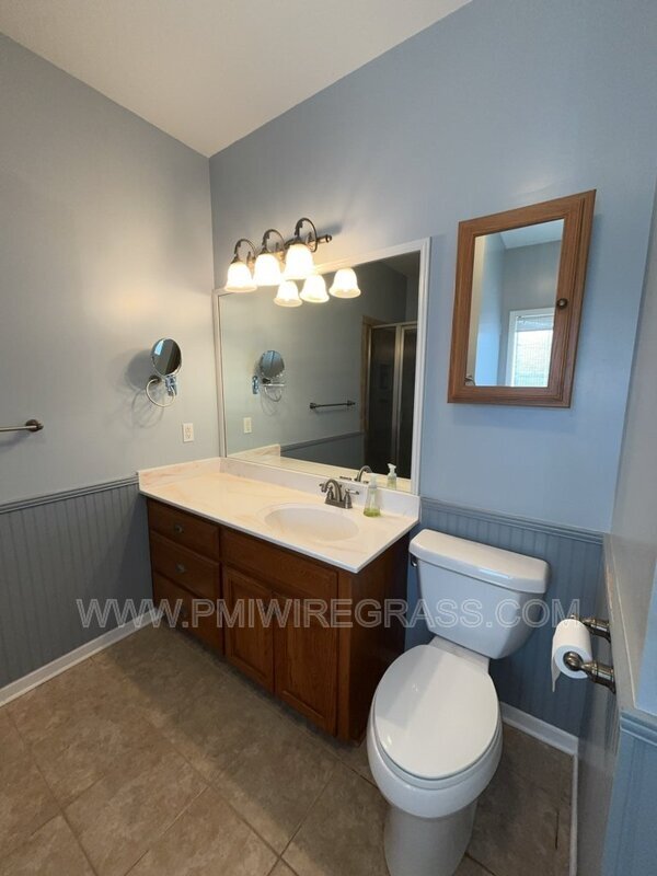 Building Photo - 249 Windsor Garden Dr