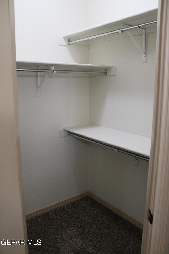 Building Photo - 3060 Cascade Point